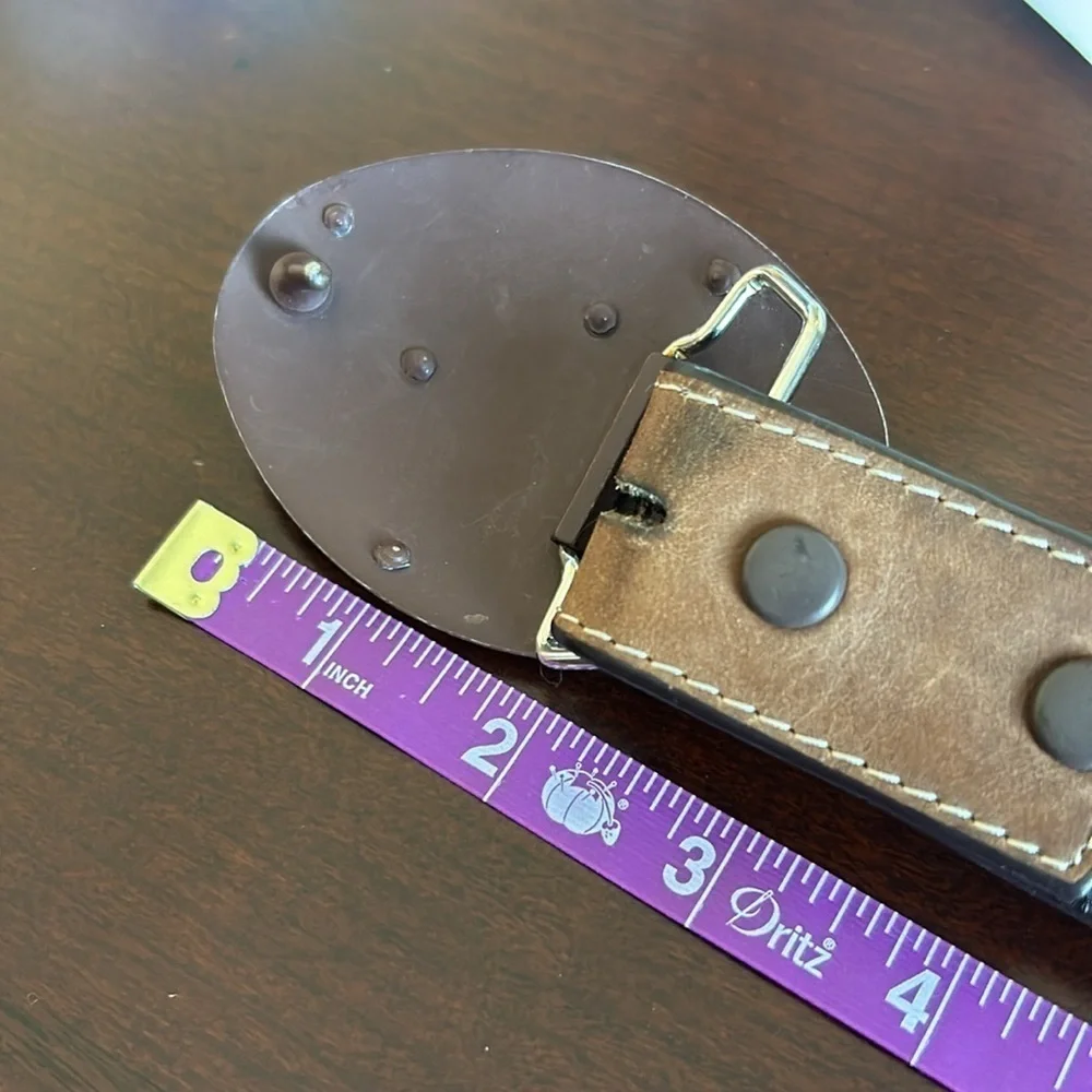 Nacona Texas long horn on buckle with  barb wire stitching youth unisex sz 26”
